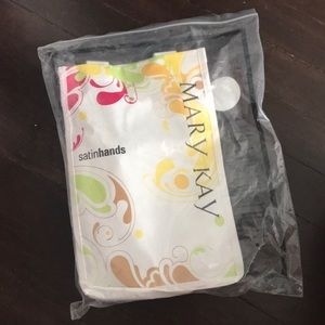 Mary Kay Satin hands kit